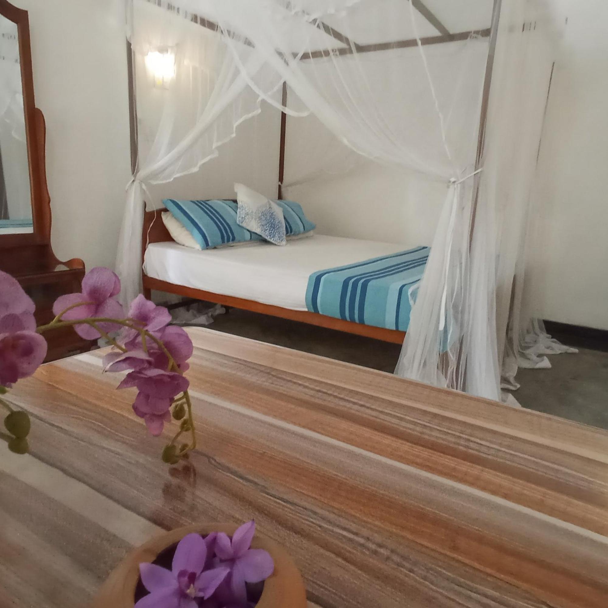Bluebell Guest House Унаватуна Экстерьер фото